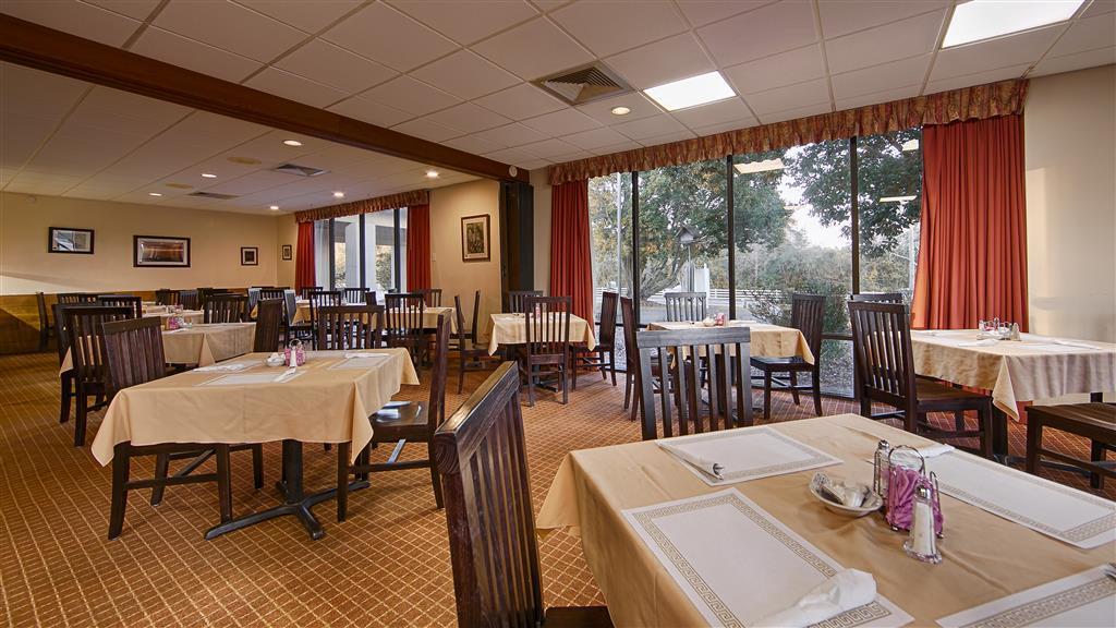 Best Western Crossroads Inn ДеФаніак-Спрінґз Ресторан фото